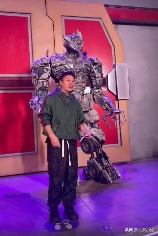 娱乐综艺成毅吃瓜,揭秘明星幕后趣事